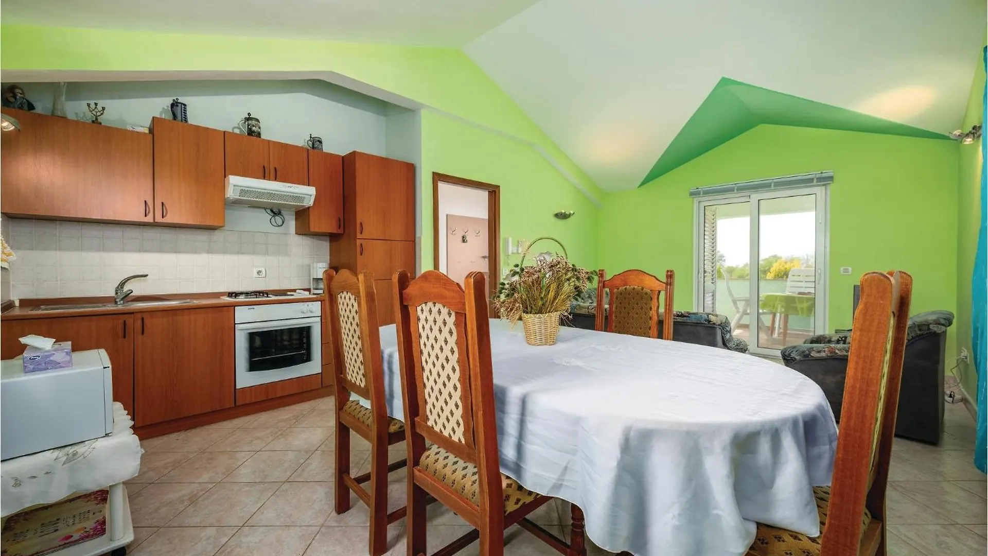 2 Bedroom Amazing Apartment In Sv,Lovrec Jakici