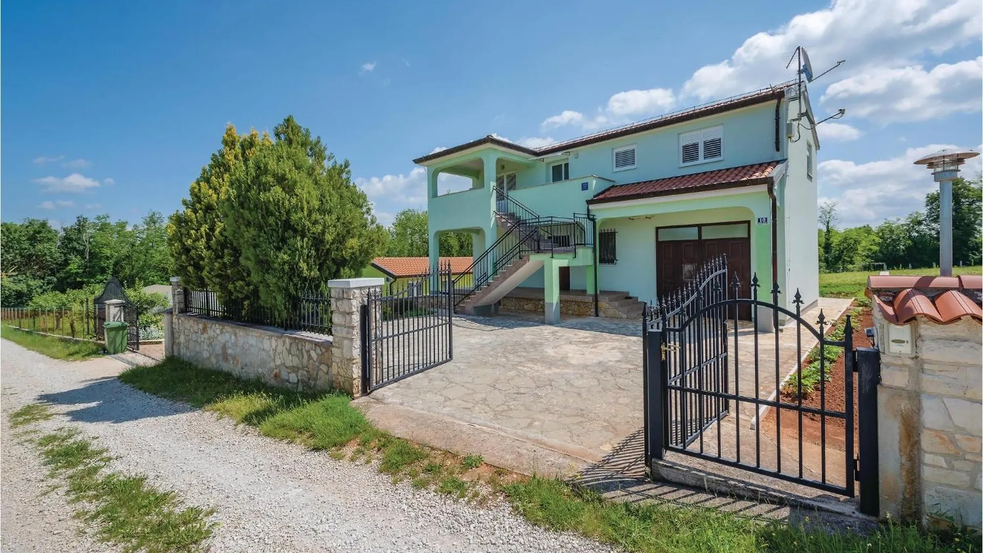 2 Bedroom Amazing Apartment In Sv,Lovrec Jakici 克罗地亚