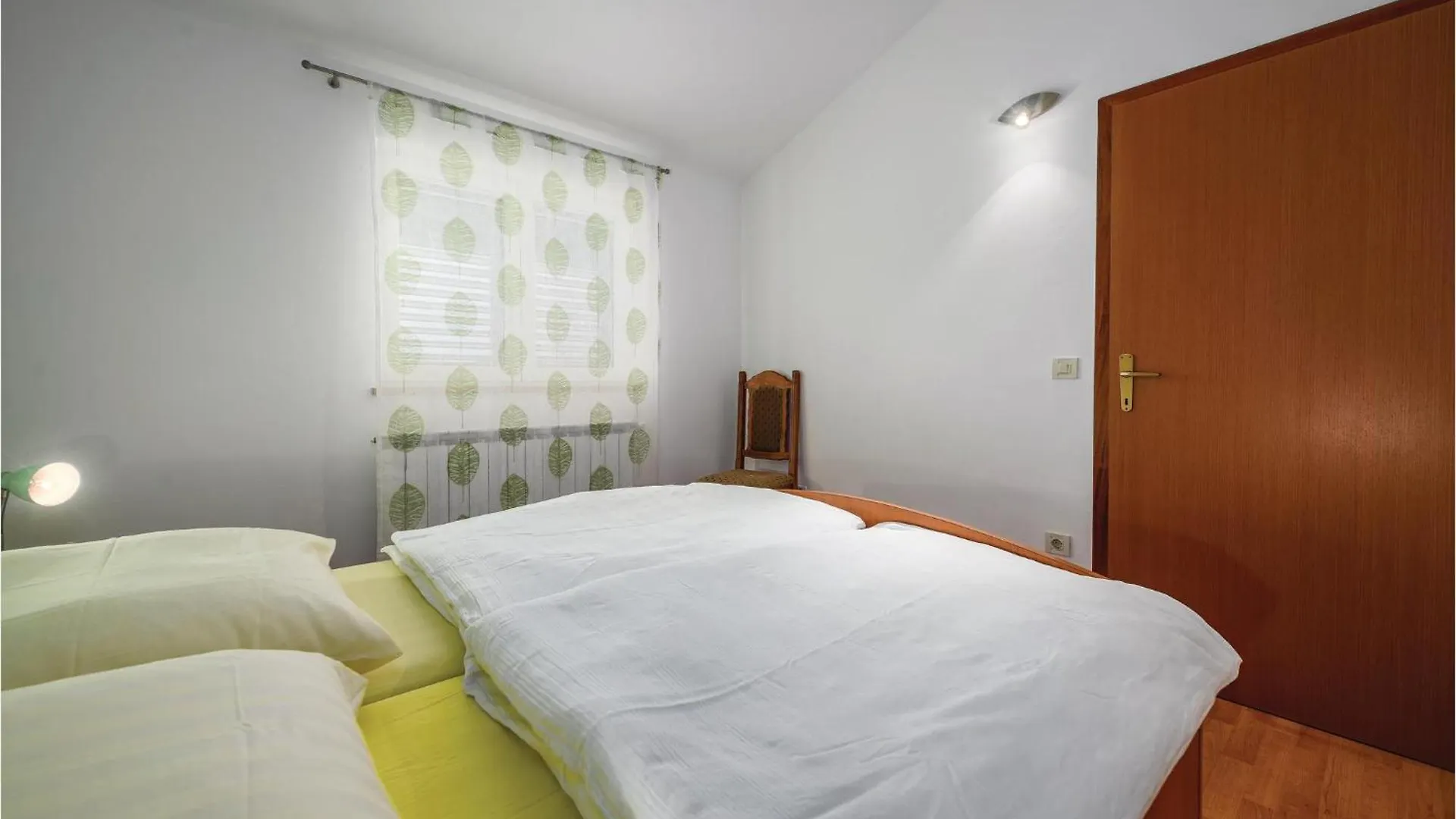 2 Bedroom Amazing Apartment In Sv,Lovrec Jakici